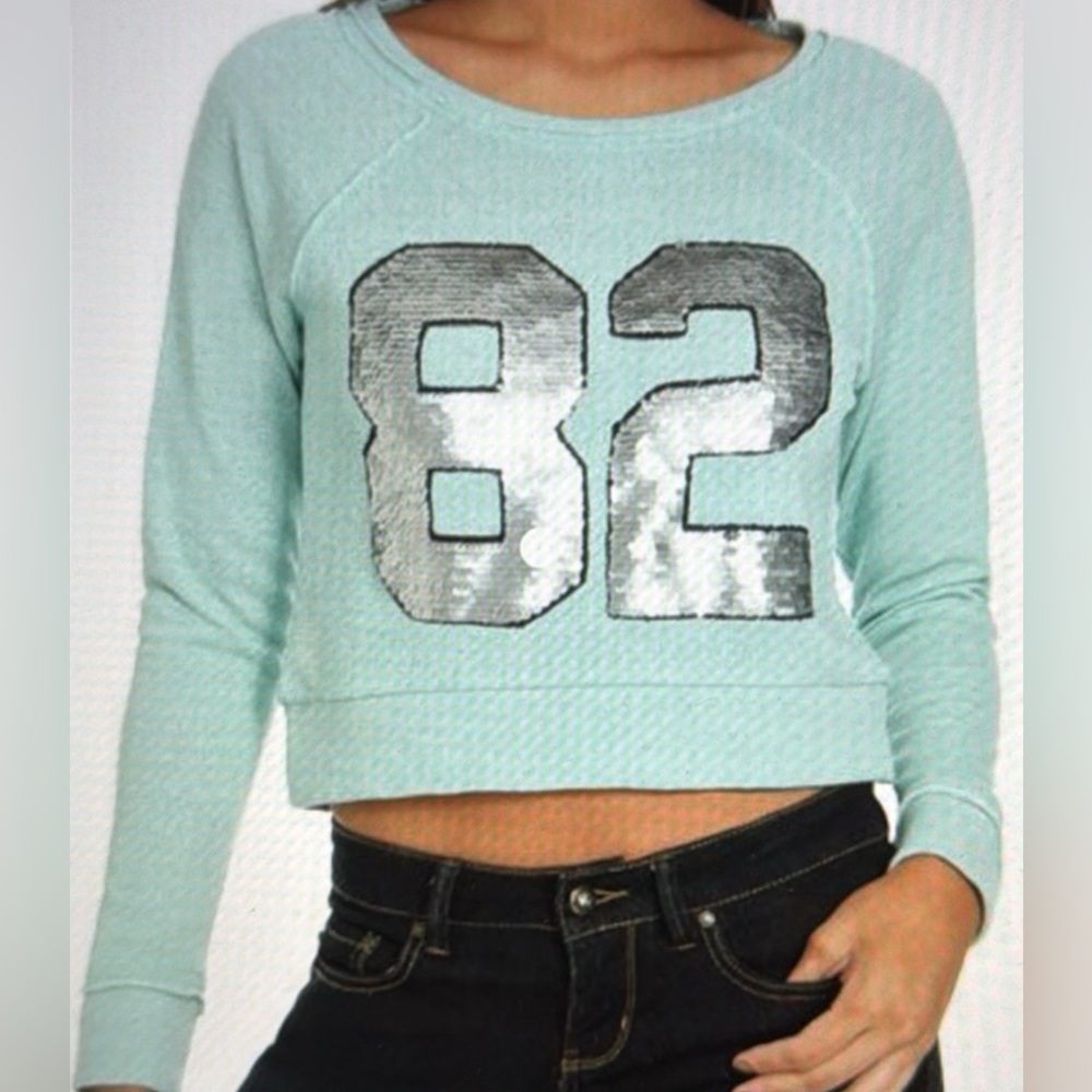KISS & CRY Silver Sequin “82” Womens Cropped Mint Green Sweatshirt Small